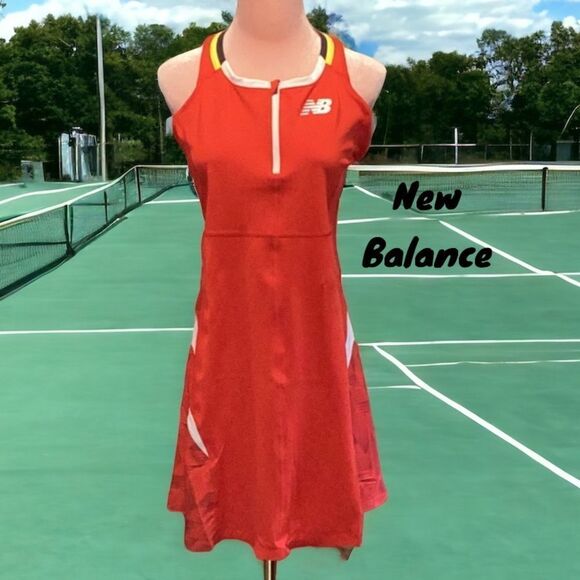 NEW BALANCE NWT WOMENS FITTED FAST DRYING MOISTURE WICKING TOURNAMENT DRESS LG - Picture 1 of 10